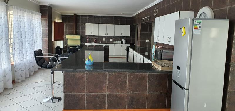 5 Bedroom Property for Sale in Heilbron Free State